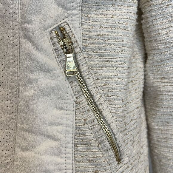 Guess white leather jacket with cream tweed detail and gold hardware - Picture 3 of 11